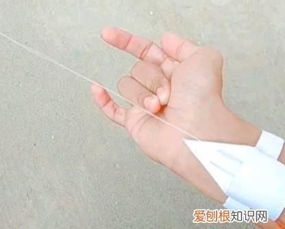 如何做蛛丝发射器,怎么用胶水做蜘蛛丝