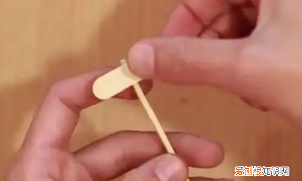 如何做蛛丝发射器,怎么用胶水做蜘蛛丝