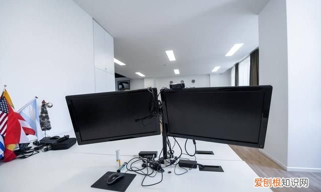 扩展屏幕怎么控制第二个屏幕,kvm切换器会连通两台电脑吗