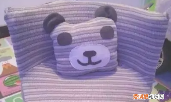 空奶粉罐怎么做沙发，9个奶粉罐改造小沙发教程