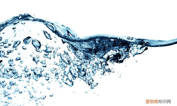 为什么水里有气泡