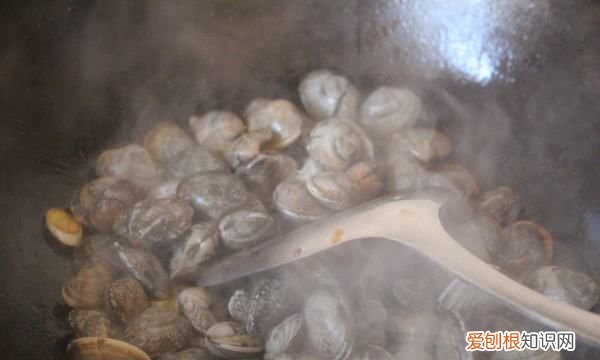 花甲肉为什么是红的，为什么炒出来的花甲是苦的