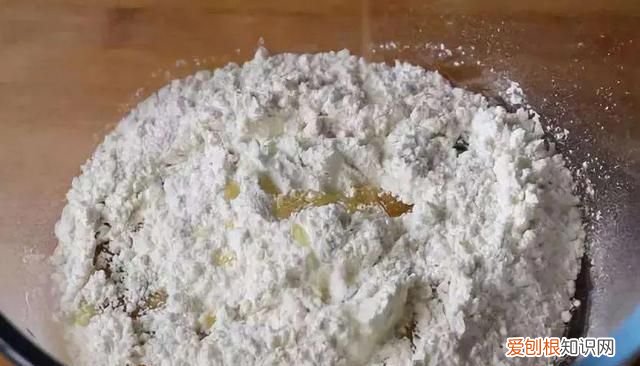 面粉发酵6小时能用吗，面粉发酵好了过5个小时可以用