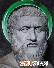 柏拉图的主要哲学成就是什么，柏拉图提出人的三个层面分别是什么