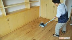新铺的木地板需要打蜡，实木地板安装后多久可以入住