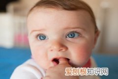 宝宝发烧要吃感冒药吗 ，小孩子发烧需要吃感冒药吗