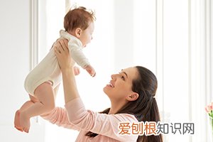 月子里能自己晚上带孩子吗 ，月子期间晚上自己带孩子会有月子病吗