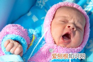 宝宝趴着睡会吐奶吗 ,宝宝趴着会吐奶是怎么回事