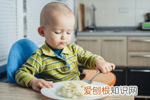 宝贝不小心把乳液吃了怎么办 ，宝宝把乳液吃了怎么办