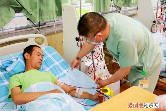 虚荣高中生“卖肾”换苹果手机，如今人和身体都“废了”，用肾换手机的高中生