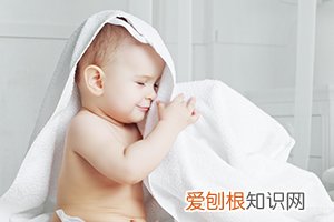 刚出生的婴儿胆子小是怎么回事 ，新生儿太胆小了正常吗