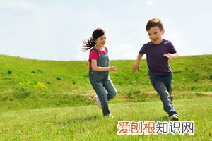 孩子大拇指关节疼是怎么回事 ，儿童大拇指关节疼痛