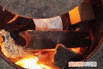 梦到生火炉旺盛 梦见生火炉子怎么回事