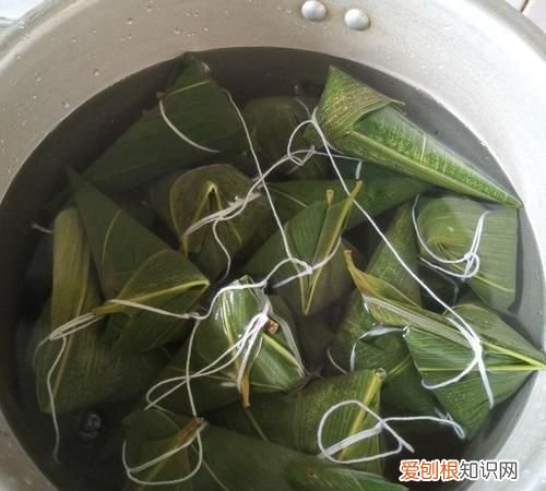 高压锅煮碱水粽后变黑怎么办