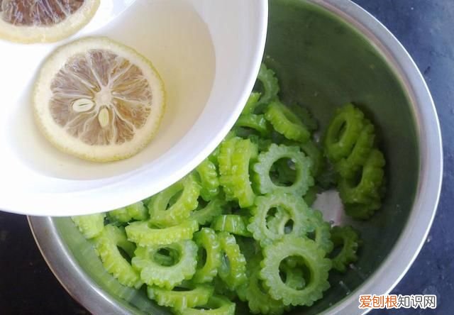 苦瓜凉拌怎么做最好吃视频 苦瓜拌凉菜怎么拌好吃视频教学