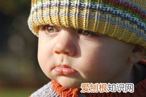 孩子在幼儿园孤僻怎么回事 ，孩子在幼儿园孤僻怎么回事儿