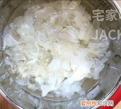 冰糖银耳羹的做法和功效与作用,冰糖银耳羹怎么做又粘稠又好吃