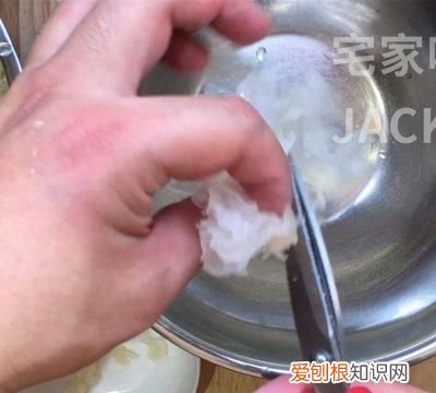 冰糖银耳羹的做法和功效与作用,冰糖银耳羹怎么做又粘稠又好吃