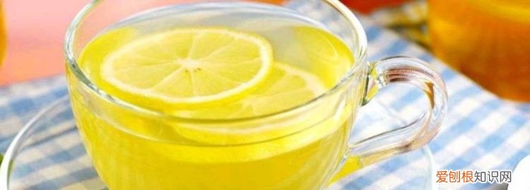 柠檬水用热水泡还是冷水泡好喝 柠檬水用热水泡还是冷水泡好呢