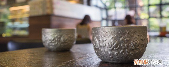 夏天水杯泡什么好 夏天用哪种水杯泡茶喝