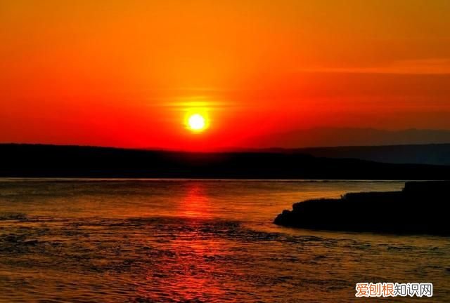 大漠孤烟直长河落日圆的鉴赏方法 大漠孤烟直长河落日圆的妙处