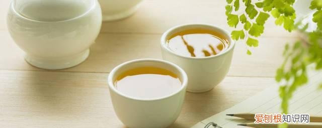 喝剩的茶叶水可以浇发财树吗 喝过茶叶能浇发财树吗