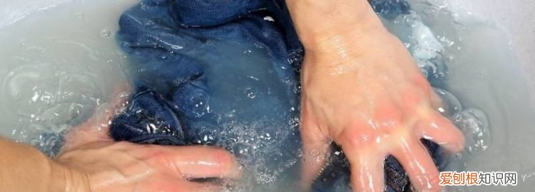 柔顺剂的正确使用方法视频 柔顺剂要过清水吗