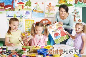 小孩几岁可以自己睡一个房间吗，小孩几岁可以自己睡一个房间？