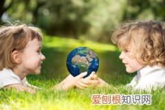 小孩早上吐出来是黄水这是什么回事，小孩早上吐黄汁是怎么回事？