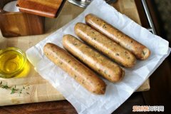 三个月的狗狗可以吃火腿肠吗 狗狗可以吃火腿肠吗