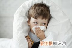 小孩翻白眼抽搐是什么病，小孩子翻白眼低烧是什么情况？