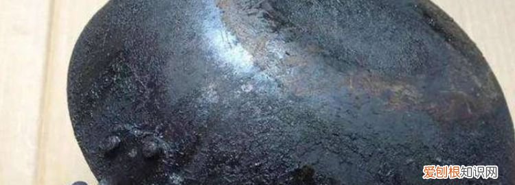 怎么清洗炒锅底部的油污 ，炒锅底油垢怎么去除？