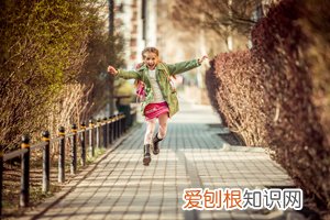 小孩耳朵突然疼是什么原因，小孩子耳朵疼怎么办？