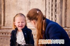 孩子总眨眼可以自愈吗，小孩子眨眼睛频繁怎么治疗？