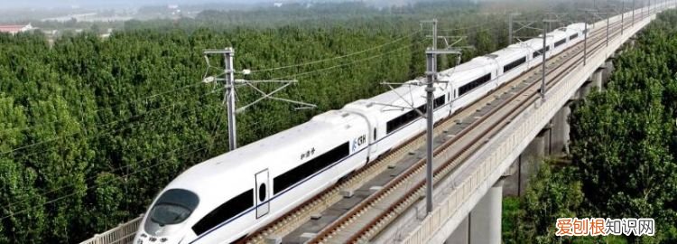 高铁06c车厢什么位置 ，高铁06车厢04f号？