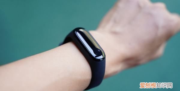 手环怎么连接手机，运动手环怎么绑定手机微信