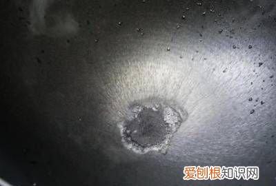 新不锈钢锅子怎么开锅的视频 ，新不锈钢炒锅怎么开锅最好用？