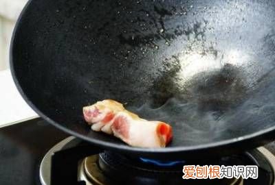 新不锈钢锅子怎么开锅的视频 ，新不锈钢炒锅怎么开锅最好用？