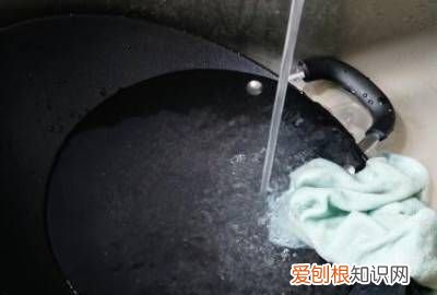 新不锈钢锅子怎么开锅的视频 ，新不锈钢炒锅怎么开锅最好用？