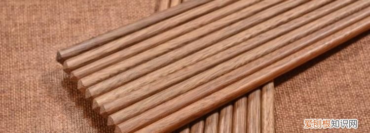 新买的鸡翅木筷子水煮掉颜色 ，鸡翅木筷子煮出来有颜色的水？