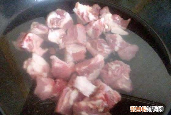 莲藕排骨玉米汤的功效与作用 ，排骨莲藕玉米汤放什么调料？