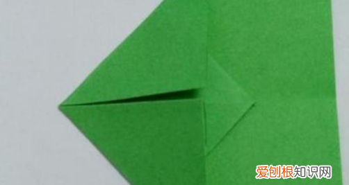 纸飞机步骤图，如何制作纸飞机