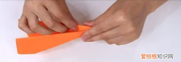 纸飞机步骤图,如何制作纸飞机