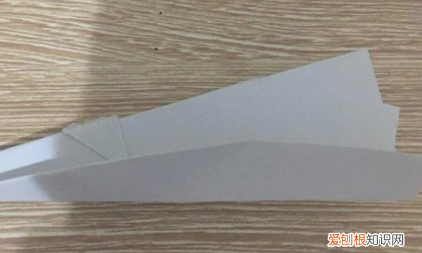 纸飞机步骤图,如何制作纸飞机