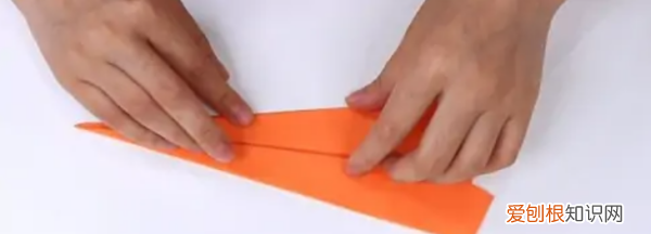 纸飞机步骤图,如何制作纸飞机