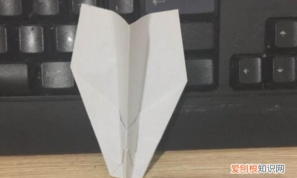 纸飞机步骤图，如何制作纸飞机