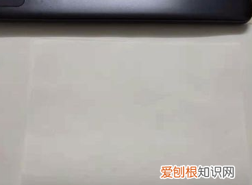 纸飞机步骤图，如何制作纸飞机