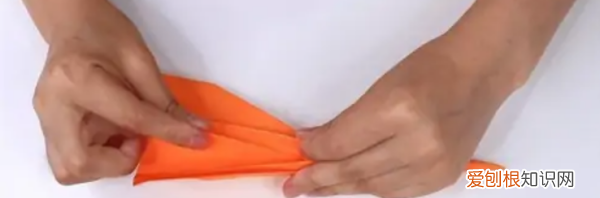 纸飞机步骤图,如何制作纸飞机