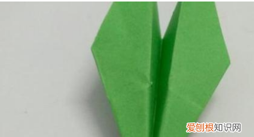 纸飞机步骤图，如何制作纸飞机