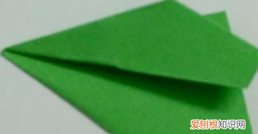 纸飞机步骤图，如何制作纸飞机